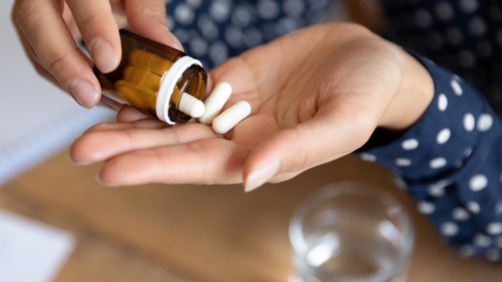 مصرف روزانه مولتیویتامین برای کسانی که دوران یائسگی را میگذرانند مصرف روزانه مولتیویتامین برای کسانی که دوران یائسگی را میگذرانند