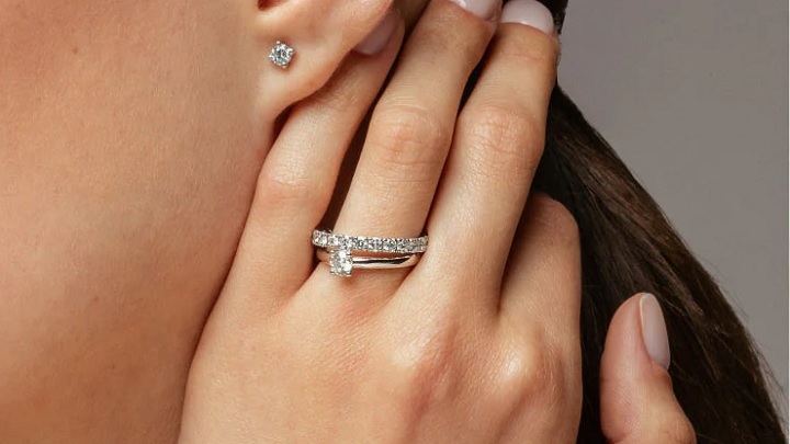 هدیهای بینظیر با نگینی ماندگار: انگشترهای طلا برای لحظات خاص هدیهای بینظیر با نگینی ماندگار: انگشترهای طلا برای لحظات خاص