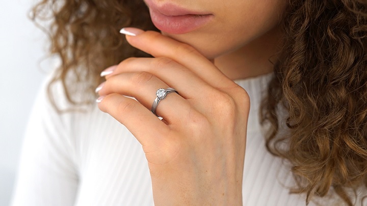 انگشتری برای هر سلیقه‌ای: تنوع بی‌نظیر در طرح و رنگ