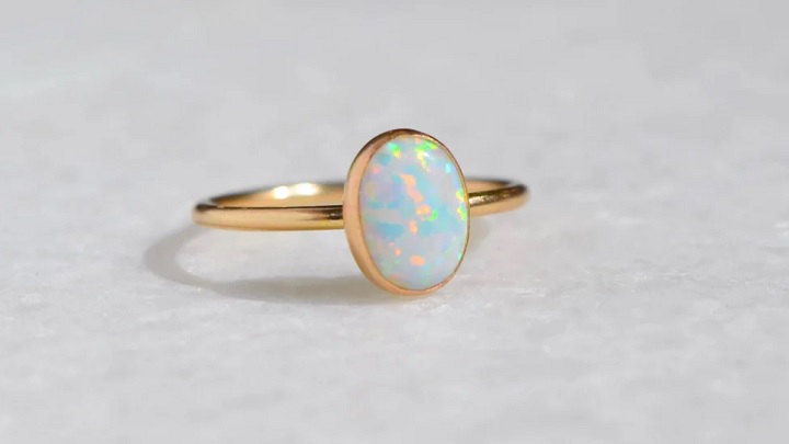 انگشترهایی به ظرافت یک اثر هنری: دستسازهای منحصر به فرد با نگینهای طبیعی انگشترهایی به ظرافت یک اثر هنری: دستسازهای منحصر به فرد با نگینهای طبیعی