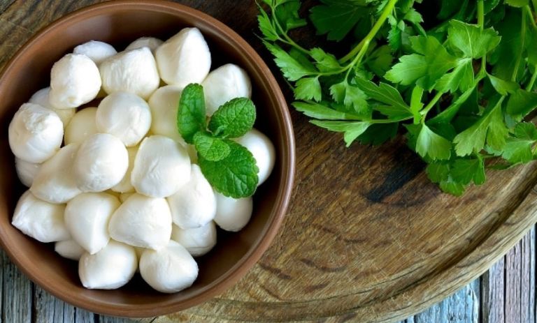 از وقتی پنیر پیتزا گرون شده، در منزل سالمترشو درست کنید!