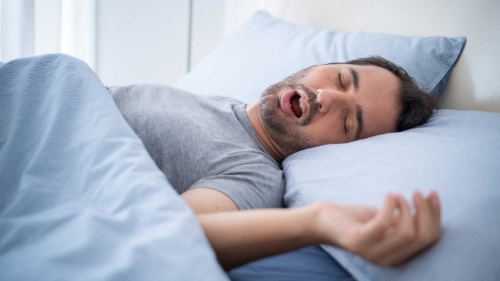 اضافه وزن یا چاقی یکی از دلایل آپنه خواب است اضافه وزن یا چاقی یکی از دلایل آپنه خواب است