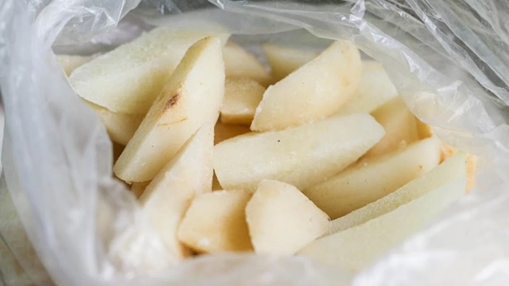 انجماد گلابی با شربت انجماد گلابی با شربت