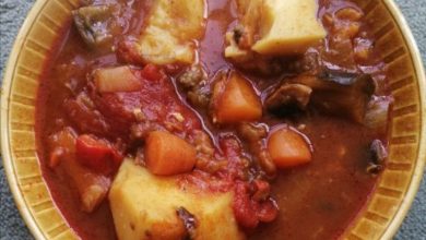 طرز تهیه خورش گردو و آلو (یک ناهار مجلسی و خوشمزه)