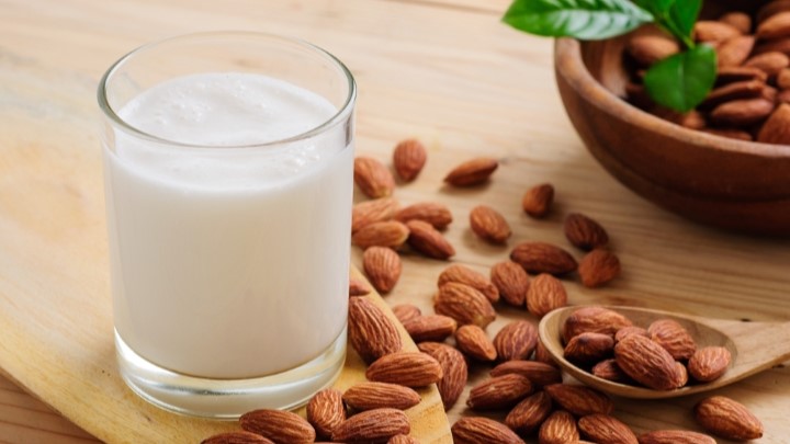 استفاده از بادام در تهیه غذاهای متنوع برای کودکان استفاده از بادام در تهیه غذاهای متنوع برای کودکان