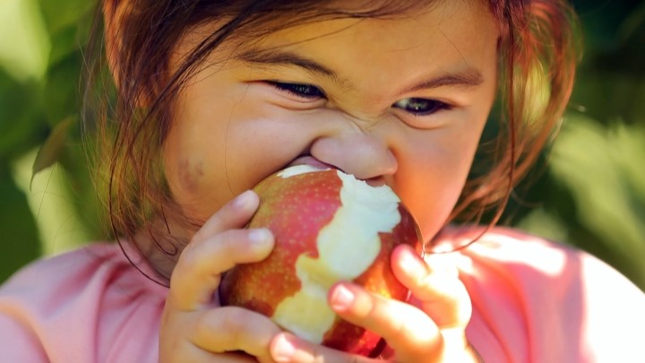 فواید سیب برای کودکان