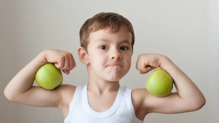 خواص سیب برای رشد کودکان