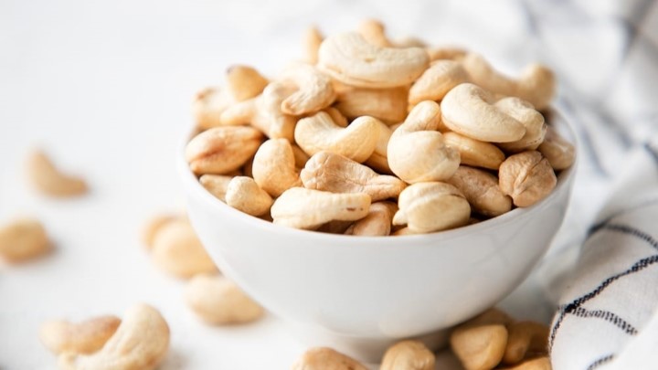 فواید خوردن بادام هندی برای مراقبت از مو و پوست کودکان فواید خوردن بادام هندی برای مراقبت از مو و پوست کودکان