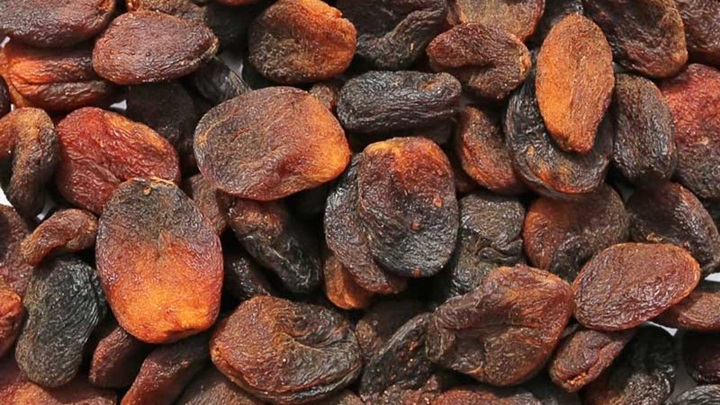 راههای جلوگیری از سیاه شدن برگه زردآلو (قیسی) راههای جلوگیری از سیاه شدن برگه زردآلو (قیسی)