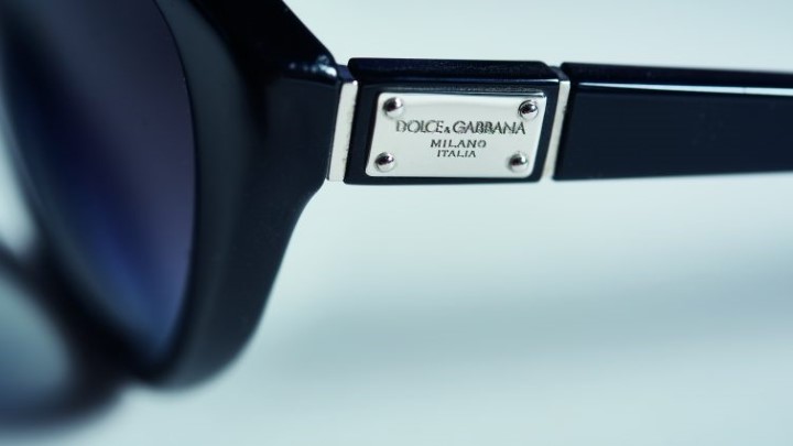 بررسی شماره مدل عینک برای تشخیص اصل یا تقلبی بودن آن بررسی شماره مدل عینک برای تشخیص اصل یا تقلبی بودن آن