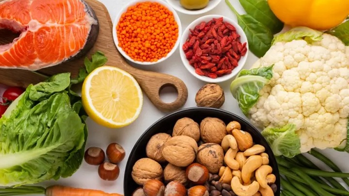 مصرف غذاهای فیتواستروژن برای کاهش علائم یائسگی