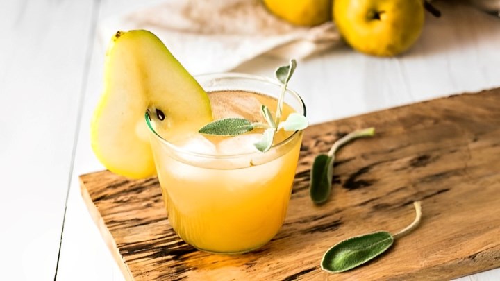 مواد لازم برای تهیه شربت گلابی مواد لازم برای تهیه شربت گلابی