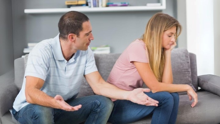 عدم حمایت از اهداف شغلی شما نشان می‌دهد نامزدت میل به ازدواج ندارد