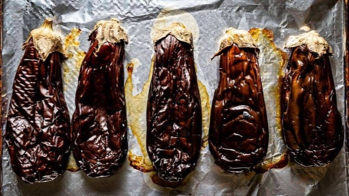 طرز تهیه بادمجان کبابی در داخل فر