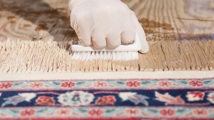استفاده از محلول آب، جوش شیرین و سرکه برای رفع زرد شدن ریشه فرش