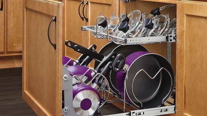 طراحی داخلی کابینت: ترکیبی از زیبایی و عملکرد طراحی داخل کابینت مدرن: ترکیبی از زیبایی و عملکرد