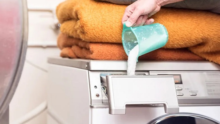 قبل از شستن پتو به این نکات توجه کنید قبل از شستن پتو به این نکات توجه کنید