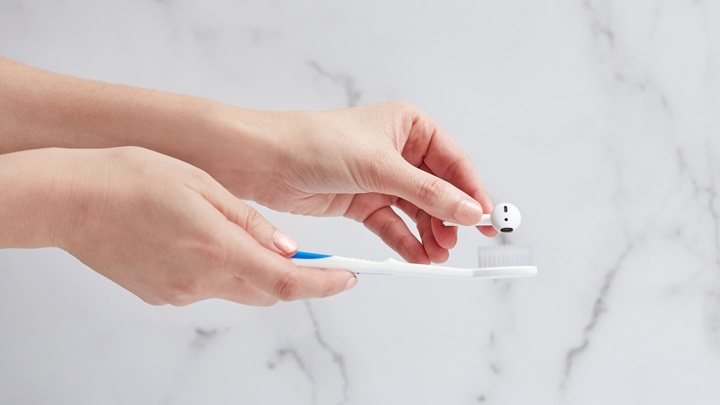 3 ترفند برای تمیز کردن ایرپاد و هندزفری 3 ترفند برای تمیز کردن ایرپاد و هندزفری