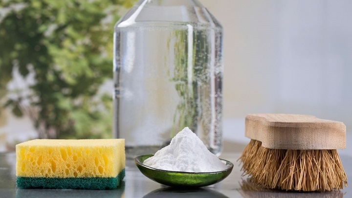 از بین بردن لکههای موکت با سرکه و نمک از بین بردن لکههای موکت با سرکه و نمک