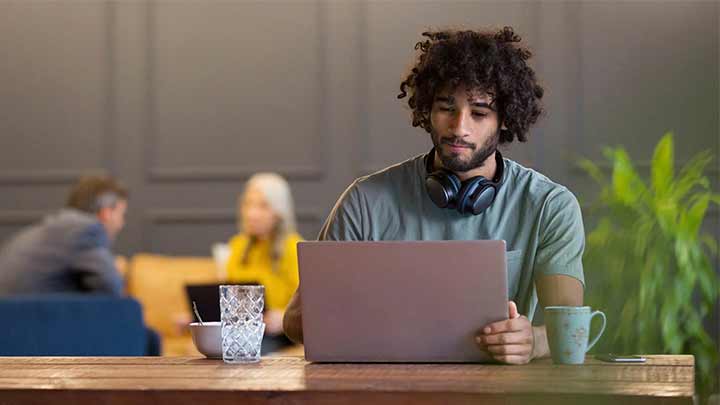 علت کم شدن اعتماد به نفس چیست؟