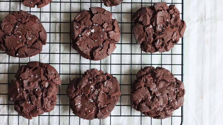 نکات و فوت و فنهای تهیه کوکی شکلاتی در ماهیتابه