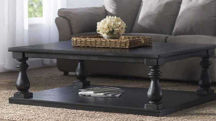 انقلاب در دکوراسیون با میزهای جلو مبلی کلاسیک انقلاب در دکوراسیون با میزهای جلو مبلی کلاسیک