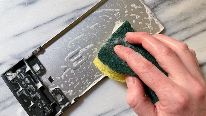 با روش‌های تمیز کردن تستر نان آشنا شوید