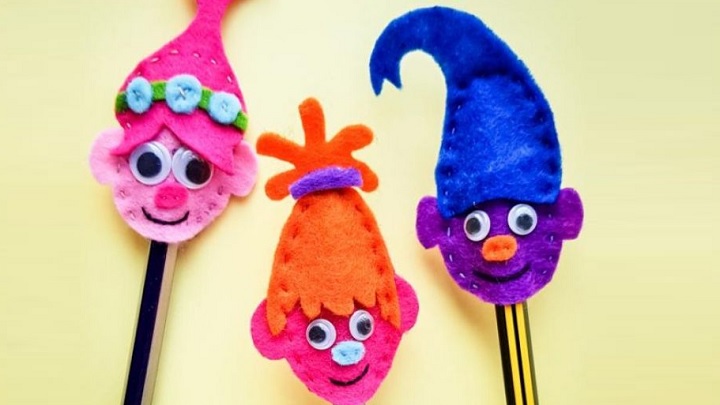 تزیین مداد با عروسکهای نمدی از ایدههای خلاقانه تزیین مدادهای ساده برای مدرسه تزیین مداد با عروسکهای نمدی از ایدههای خلاقانه تزیین مدادهای ساده برای مدرسه