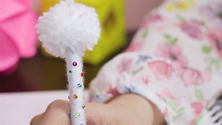 تزیین مداد با پم پم رنگی از ایدههای خلاقانه تزیین مدادهای ساده برای مدرسه تزیین مداد با پم پم رنگی از ایدههای خلاقانه تزیین مدادهای ساده برای مدرسه