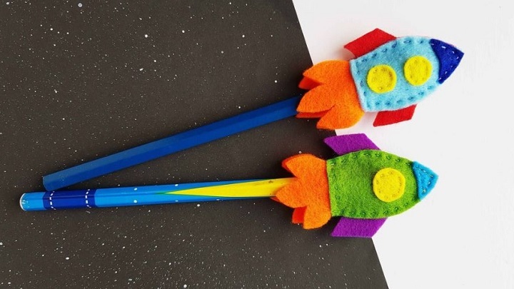 تزیین مداد با عروسکهای نمدی از ایدههای خلاقانه تزیین مدادهای ساده برای مدرسه تزیین مداد با عروسکهای نمدی از ایدههای خلاقانه تزیین مدادهای ساده برای مدرسه