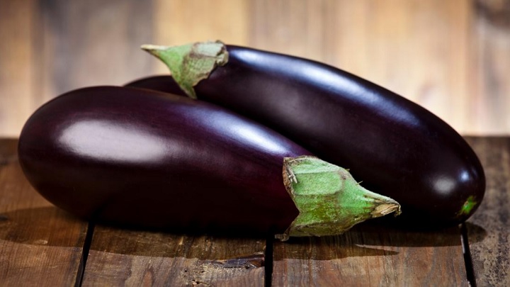 روش استفاده از پوست بادمجان برای رنگ مو