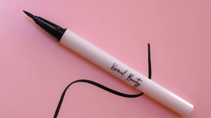 انتخاب خط چشم مناسب برای پلک افتاده