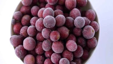 3 دسر خوشمزه با انگور یخ زده