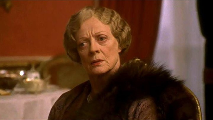 گاسفورد پارک (Gosford Park) از بهترین فیلم و سریال‌های مگی اسمیت