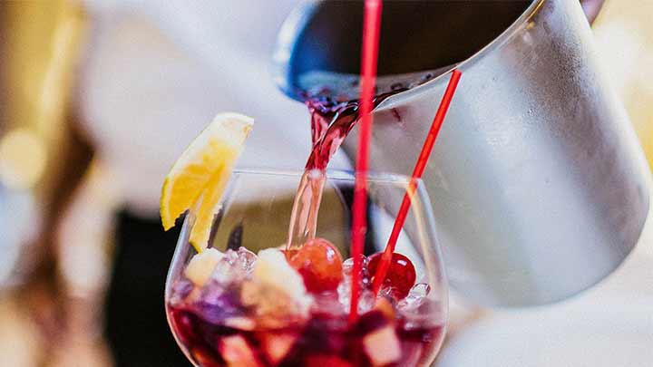 رسپی یک نوشیدنی خوشمزه با انگور رسپی یک نوشیدنی خوشمزه با انگور