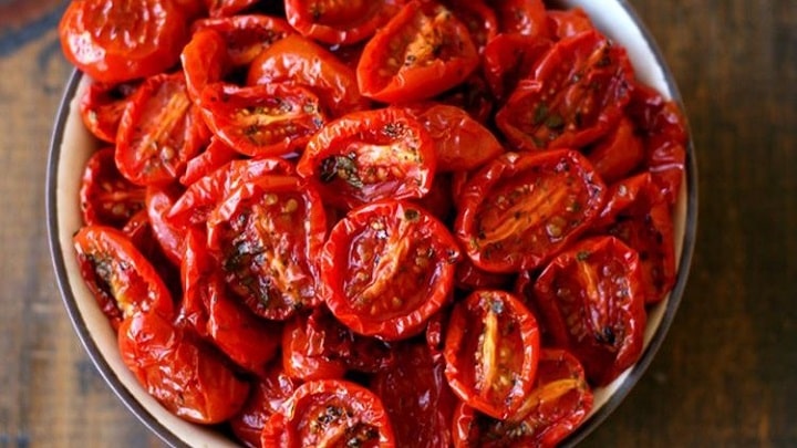 خشک کردن گوجه فرنگی تازه برای نگهداری طولانیمدت  خشک کردن گوجه فرنگی تازه برای نگهداری طولانیمدت