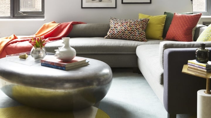 دیزاین مبل خاکستری با طرحی متفاوت در ساختار دیزاین مبل خاکستری با طرحی متفاوت در ساختار