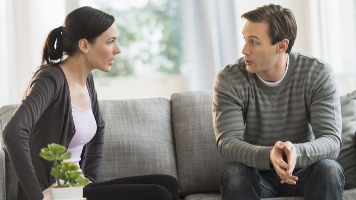 ترفندهایی که باعث میشود شوهرتان حرفتان را گوش کند ترفندهایی که باعث میشود شوهرتان حرفتان را گوش کند