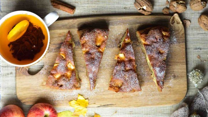 مراحل تهیه کیک سیب گردویی