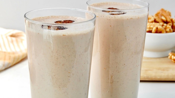 مراحل تهیه میلک شیک انجیر خشک خانگی مراحل تهیه میلک شیک انجیر خشک خانگی