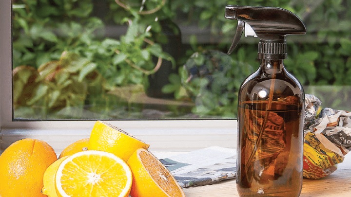 ساخت شیشه پاککن خانگی و طبیعی برای تمیزکردن شیشهها ساخت شیشه پاککن خانگی و طبیعی برای تمیزکردن شیشهها