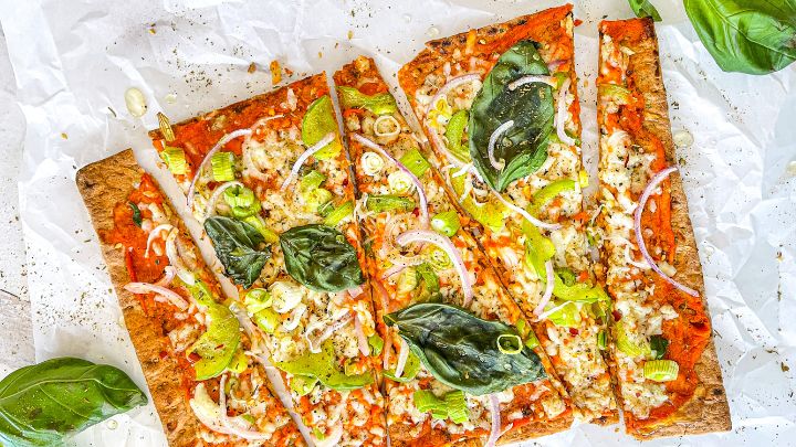 رسپی یک پیتزای خوشمزه با نان لواش رسپی یک پیتزای خوشمزه با نان لواش