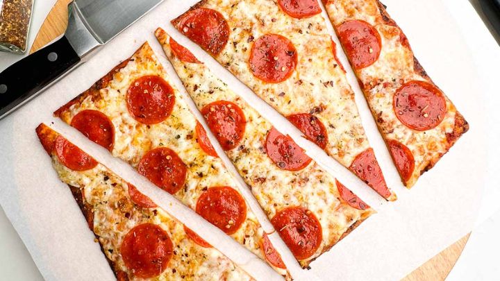 مراحل تهیه پیتزا با لواش مراحل تهیه پیتزا با لواش