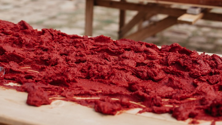 طرز تهیه رب گوجه با آفتاب و بدون نیاز به پخت