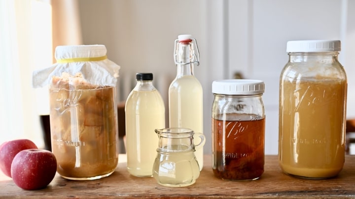 مواد لازم جهت تهیه سرکه سیب به روش سنتی و بدون شکر مواد لازم جهت تهیه سرکه سیب به روش سنتی و بدون شکر