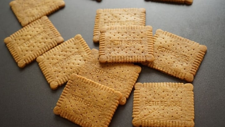 مواد لازم جهت تهیه بیسکویت مادر خانگی مواد لازم جهت تهیه بیسکویت مادر خانگی