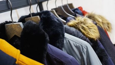 روش شستن پالتو و بارانی + نکات طلایی برای جلوگیری از آسیب