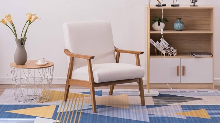 استفاده از پایه یا دستههای چوبی در طراحی مبلهای تک نفره مدرن استفاده از پایه یا دستههای چوبی در طراحی مبلهای تک نفره مدرن