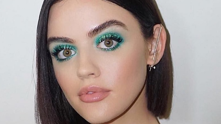 از آرایش کردن چشم با سایه و خط چشم سبز رنگ نترسید