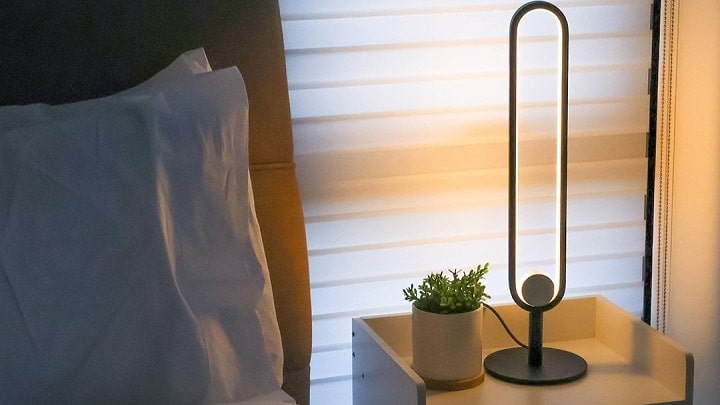 آباژورهای ساده و مینیمال رومیزی آباژورهای ساده و مینیمال رومیزی